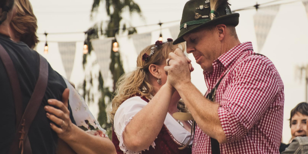 BEER BARREL POLKA WITH Z93! Z93