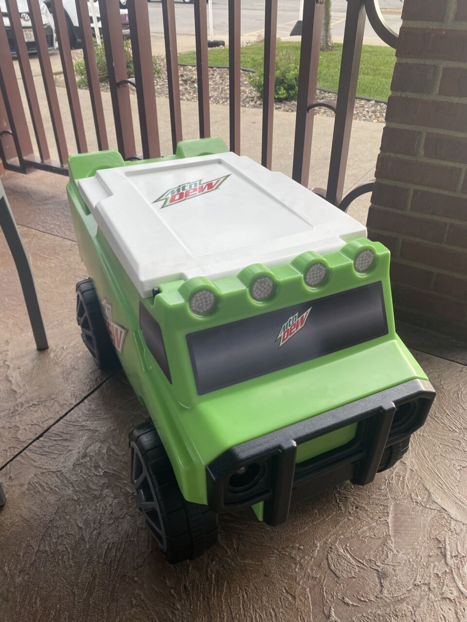 WIN A MOUNTAIN DEW REMOTECONTROL ROVER COOLER OR CRUIZIN’ COOLER Z93