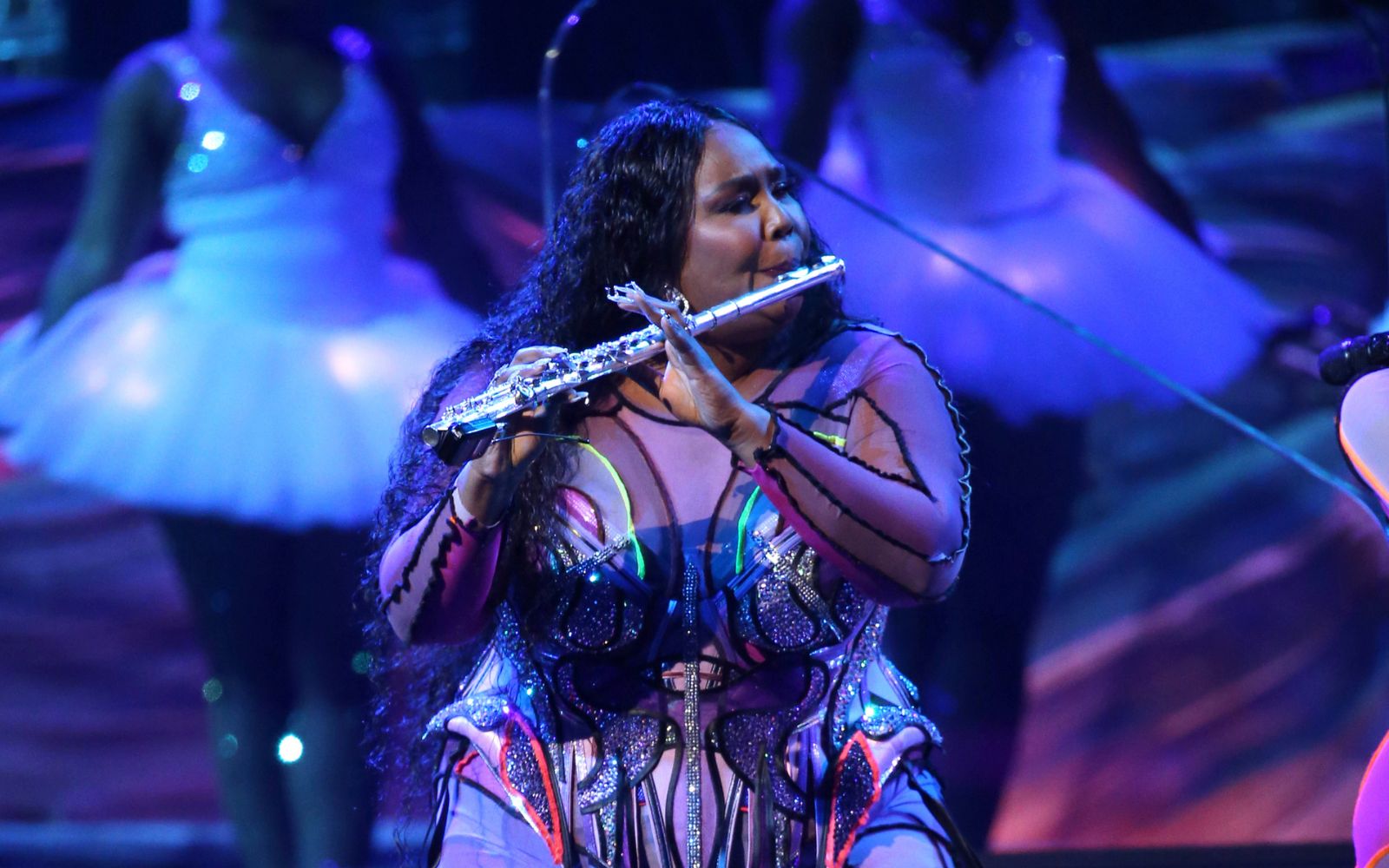 LIZZO CANCELS MONTREAL SHOW "I THINK IT'S THE FLU" Z93